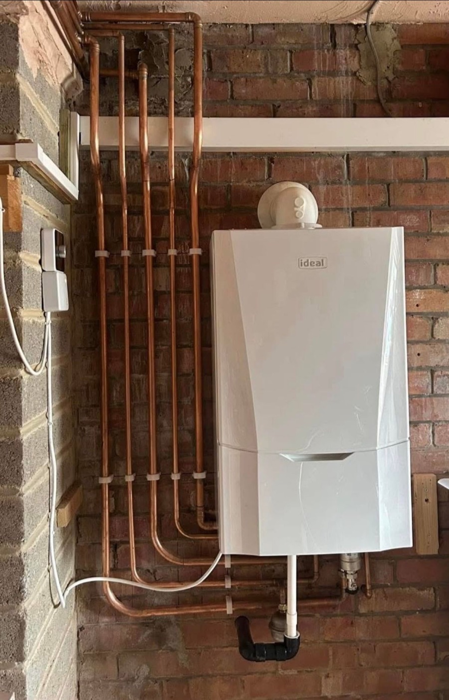 New Ideal combi boiler and tidy copper pipework installed by LR Heating in Leeds